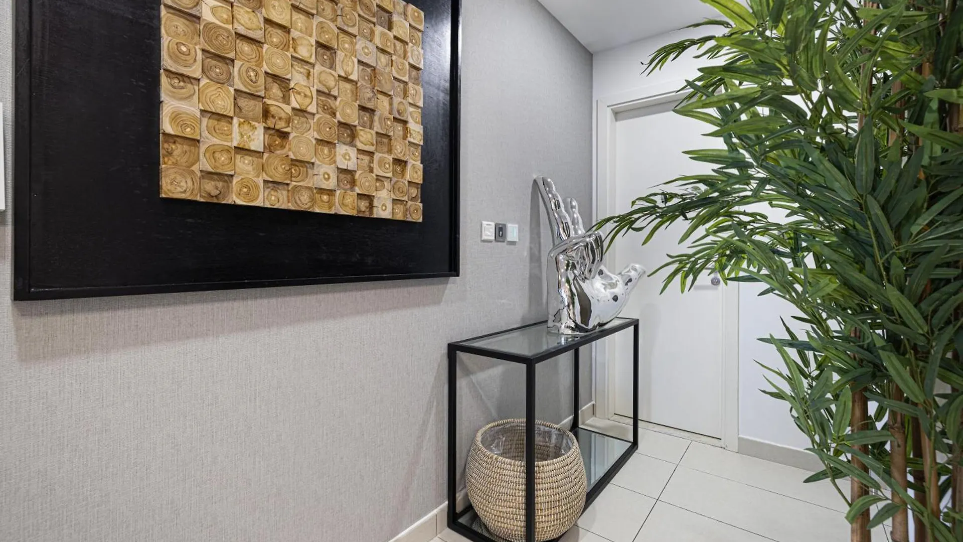 Beachfront Bliss, 1Br With Royal Atlantis & Palm Views Dubai