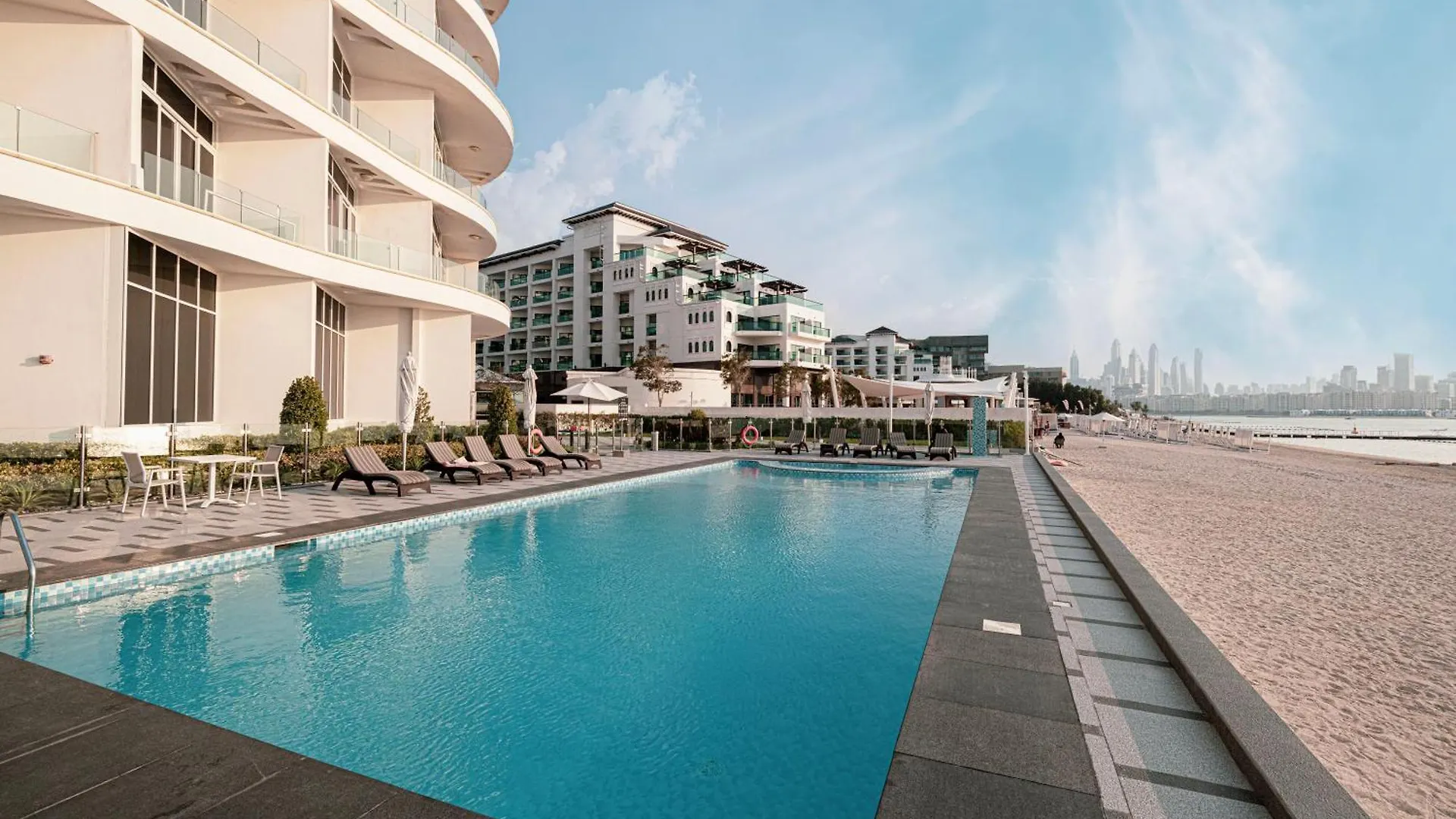 Beachfront Bliss, 1Br With Royal Atlantis & Palm Views Dubai 0*,