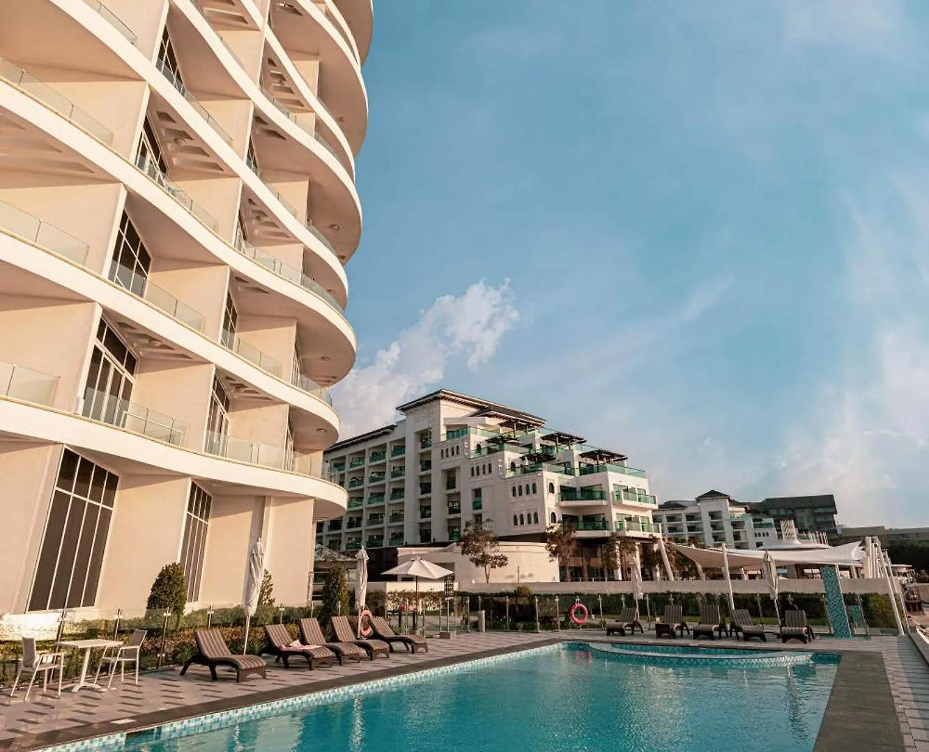 Beachfront Bliss, 1Br With Royal Atlantis & Palm Views Dubai
